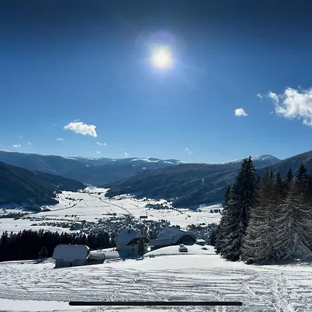 - Laerchenhof